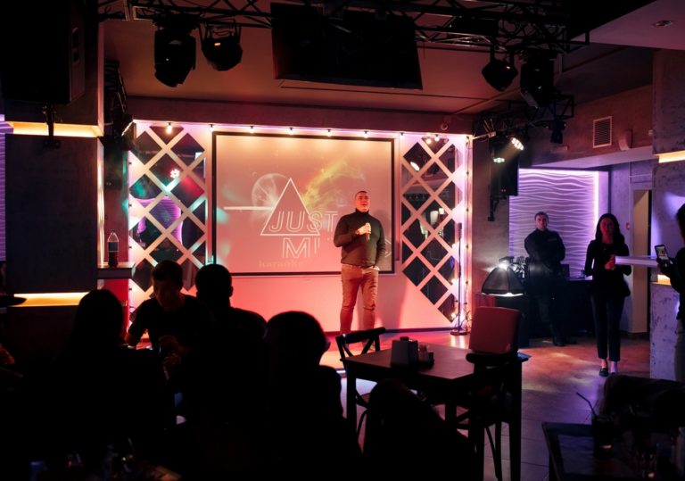 09 февраля «Угадай Мелодию Show» в караоке-пати-баре Just Music